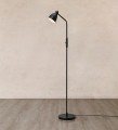 lampa podłogowa biurkowa do biura sypialni czytania czarna story markslojd.jpg
