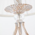 stylowa lampa nocna stołowa  z abazurem do sypialni salonu pokoju biały antyczny iris.jpg